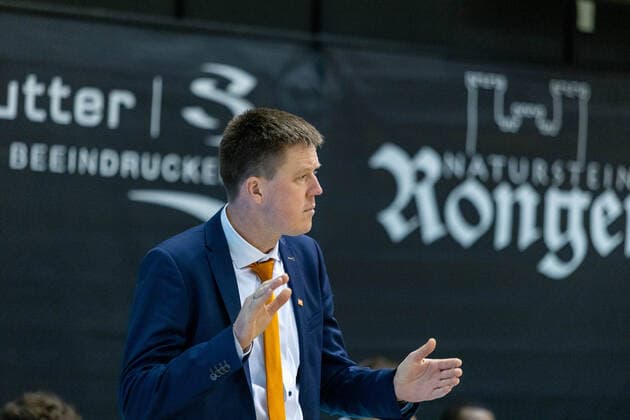 Vladimir Lucic Rasta Vechta, Headcoach Tigers Tuebingen vs Rasta Vechta, 2 Basketball Bundesliga, Pro A, Barmer 2 Basketball, 11 Spieltag , Spielzeit 2021 2022, 20 11 2021 Tigers Tuebingen vs Rasta Vechta, 2 Basketball Bundesliga, Pro A, Barmer 2 Basketball, 11 Spieltag , Spielzeit 2021 2022, 20 11 2021 Rottenburg am Neckar Copyright: xNinaxSanderx xEibnerxPressefotox EP_NSR