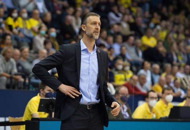 GER, Basketball,BCL, EWE Baskets Oldenburg vs JobStairs Giessen 46ers 20 11 2021, EWE Arena, Oldenburg, GER, easy Credit BBL, EWE Baskets Oldenburg vs JobStairs Giessen 46ers , in picture Peter STROBL JobStairs Giessen 46ers Headcoach Trainer nordphotoxRojahn nph00310