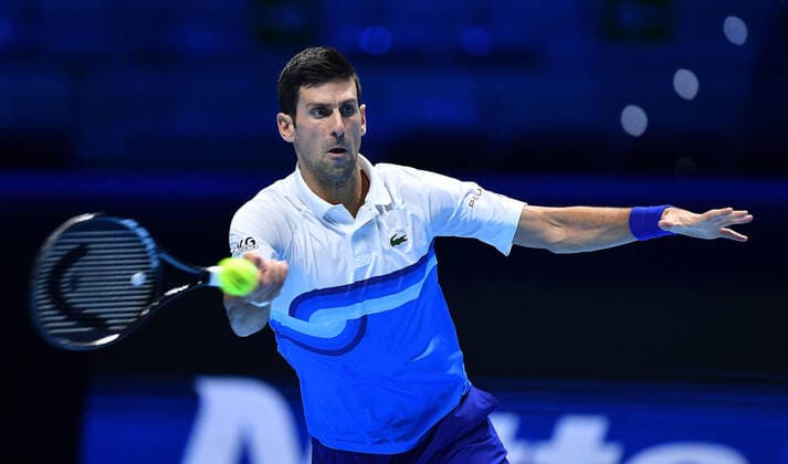 November 20, 2021, Torino, Italia: Novak Djokovic of Serbia returns the ball during the match against Alexander Zverev of Germany at the Nitto ATP, Tennis Herren Finals in Turin, Italy, 20 November 2021.ANSA ALESSANDRO DI MARCO Torino Italia - ZUMAa110 20211120_zaf_a110_098 Copyright: xAlessandroxDixMarcox