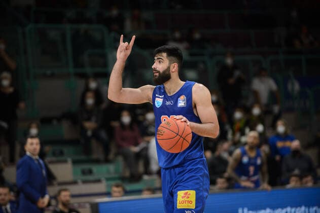 Behnam Yakhchali 88 MBC Weissenfels during the game medi Bayreuth vs syntainics MBC Weissenfels Basketball, Bundesliga, 20 11 2021, season 2021 2022, 8 match day Copyright xErikxHillmer EIBNERx EP EHR medi Bayreuth vs syntainics MBC Weissenfels Basketball, Bundesliga, 20 11 2021, season 2021 2022, 8 match day Bayreuth Copyright: xErikxHillmer EIBNERx EP_EHR