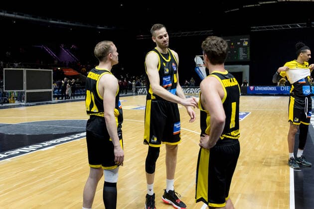 Basketball Loewen Braunschweig MHP Riesen Ludwigsburg rattle off victory Basketball Loewen Braunschweig MHP Riesen Ludwigsburg, basketball, BBL, season 2021 2022, 20 11 2021 Braunschweig. Copyright: xEibner-Pressefoto Jan-FredericxHelbigx