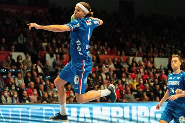 Bjarki Mar Elisson TBV Lemgo Lippe 4 jumps off to score HSV Handball vs TBV Lemgo Lippe, Bundesliga, Matchday 12, Season 2021 2022, 20 11 2021 Marcel von Fehrn HSV Handball vs TBV Lemgo Lippe, Bundesliga, Matchday 12, Season 2021 2022, 20 11 2021 Hamburg Copyright: xEibnerxPressefoto MarcelxvonxFehrnx EP_MFN
