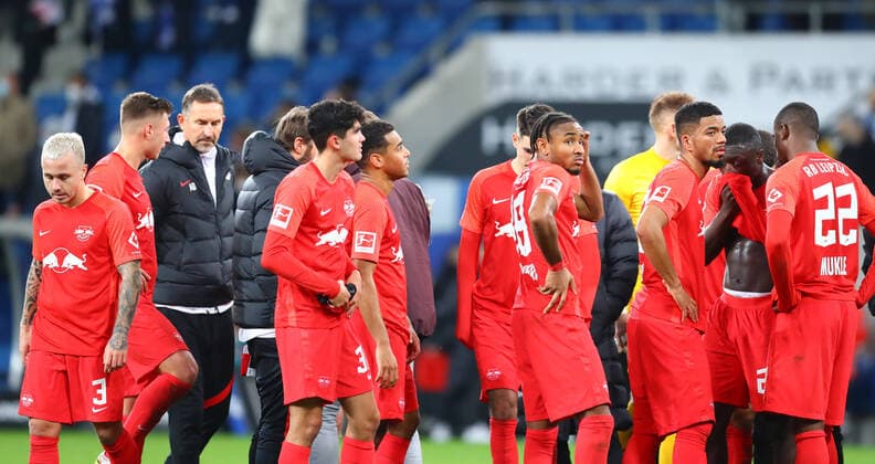 Hoffenheim RB Leipzig 21 11 2021 Sinsheim, 20 11 2021, PreZero Arena, Football, Bundesliga , TSG 1899 Hoffenheim vs RB Leipzig 2 0 1 0 , Disappointed Leipzig players after defeat In picture f l Angeli-o Angelino 3, RB Leipzig , Willi Orban 4, RB Leipzig , Co coach Achim Beierlorzer, Hugo Novoa 38, RB Leipzig , Tyler Adams 14, RB Leipzig , Christopher Nkunku 18, RB Leipzig , Benjamin Henrichs 39, RB Leipzig and Nordi Mukiele 22, RB Leipzig , DFL regulations prohibit any use of photographs as image sequences and or quasi video ,