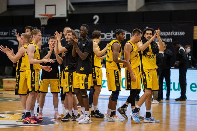 Tigers Tuebingen wins over Rasta Vechta Tigers Tuebingen vs Rasta Vechta, 2 Basketball Bundesliga, Pro A, Barmer 2 Basketball, 11 Spieltag , Spielzeit 2021 2022, 20 11 2021 Tigers Tuebingen vs Rasta Vechta, 2 Basketball Bundesliga, Pro A, Barmer 2 Basketball, 11 Spieltag , Spielzeit 2021 2022, 20 11 2021 Rottenburg am Neckar Copyright: xNinaxSanderx xEibnerxPressefotox EP_NSR