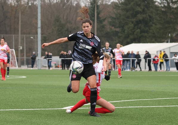 21 11 2021 Football Season 2021 2022 2 Women Football Bundesliga 10 Matchday 1 FC Nürnberg FCN Club RB Leipzig Sportfoto Zink DaMa Nele Bauereisen 23, 1 FC Nürnberg FCN Marlene Müller Mueller 27, RB Leipzig RBL Frauen