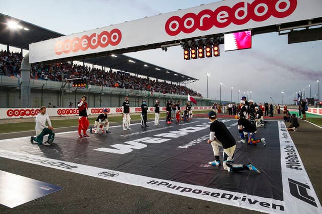 F1 Drivers during the WeRaceAsOne Protocol on the grid during the Formula 1 Ooredoo Qatar Grand Prix 2021, 20th round of the 2021 FIA Formula One World Championship, WM, Weltmeisterschaft from November 19 to 21, 2021 on the Losail International Circuit, in Lusail, Qatar - F1 - QATAR GRAND PRIX 2021 - RACE DPPI Panoramic  00121042_FG0D7862.JPG_