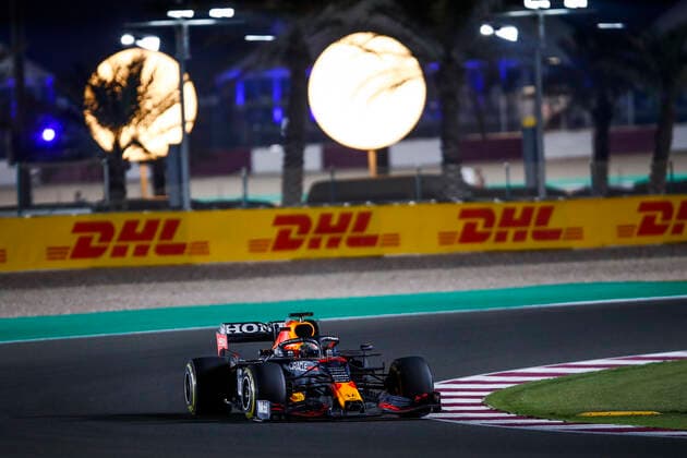 33 VERSTAPPEN Max (nld), Red Bull Racing Honda RB16B, action during the Formula 1 Ooredoo Qatar Grand Prix 2021, 20th round of the 2021 FIA Formula One World Championship, WM, Weltmeisterschaft from November 19 to 21, 2021 on the Losail International Circuit, in Lusail, Qatar - F1 - QATAR GRAND PRIX 2021 - RACE DPPI Panoramic  00121042__B2_4513.JPG_