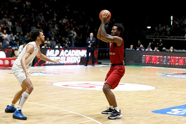 21 11 2021, easyCredit Basketball Bundesliga, BBL, 2021 2022 season, men, Chemnitz Niners MLP Academics Heidelberg Isiaha Mike, Niners Chemnitz Chemnitz Fair Chemnitz Saxony Germany