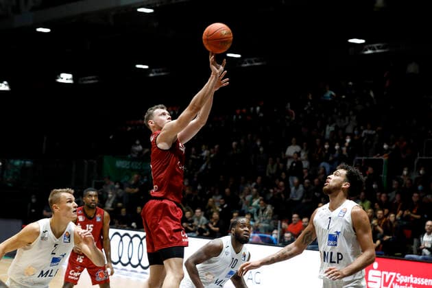 21 11 2021, easyCredit Basketball Bundesliga, BBL, 2021 2022 season, men, Chemnitz Niners MLP Academics Heidelberg Jan Niklas Wimberg, Niners Chemnitz Chemnitz Fair Chemnitz Saxony Germany