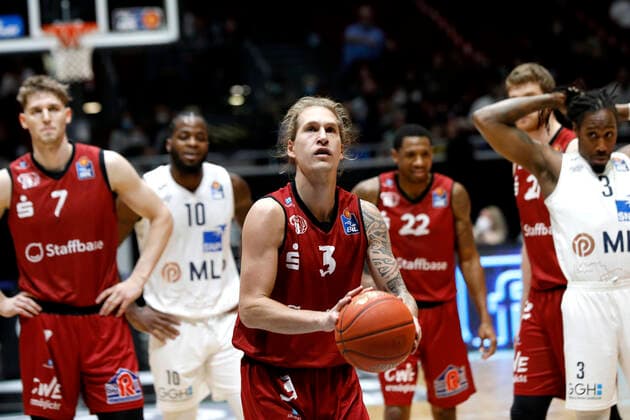 21 11 2021, easyCredit Basketball Bundesliga, BBL, 2021 2022 season, men, Chemnitz Niners MLP Academics Heidelberg Malte Ziegenhagen, Niners Chemnitz Chemnitz Fair Chemnitz Saxony Germany