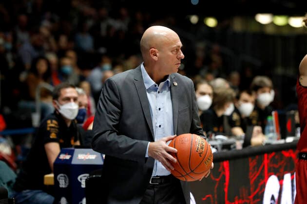 21 11 2021, easyCredit Basketball Bundesliga, BBL, 2021 2022 season, men, Chemnitz Niners MLP Academics Heidelberg Rodrigo Pastore head coach , Niners Chemnitz Chemnitz Fair Chemnitz Saxony Germany
