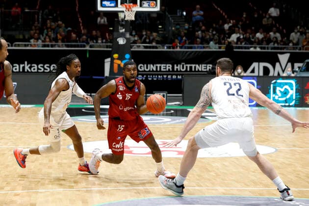 21 11 2021, easyCredit Basketball Bundesliga, BBL, 2021 2022 season, men, Chemnitz Niners MLP Academics Heidelberg Frantz Massenat, Niners Chemnitz Chemnitz Fair Chemnitz Saxony Germany
