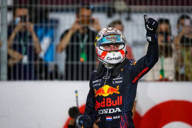 VERSTAPPEN Max (ned), Red Bull Racing Honda RB16B celebrates his P2 during the Formula 1 Ooredoo Qatar Grand Prix 2021, 20th round of the 2021 FIA Formula One World Championship, WM, Weltmeisterschaft from November 19 to 21, 2021 on the Losail International Circuit, in Lusail, Qatar - F1 - QATAR GRAND PRIX 2021 - RACE DPPI Panoramic  00121042_FG0D8536.JPG_