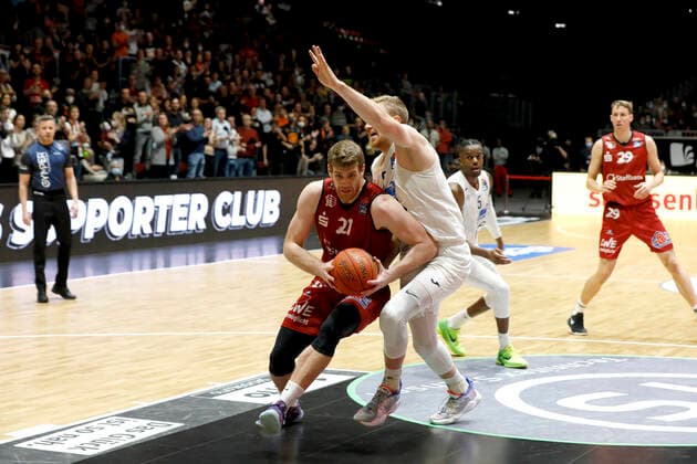 21 11 2021, easyCredit Basketball Bundesliga, BBL, 2021 2022 season, men, Chemnitz Niners MLP Academics Heidelberg Ivan KaraÄiÄ‡, Niners Chemnitz Chemnitz Fair Chemnitz Saxony Germany
