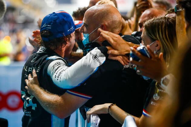ALONSO Fernando (spa), Alpine F1 A521, portrait during the Formula 1 Ooredoo Qatar Grand Prix 2021, 20th round of the 2021 FIA Formula One World Championship, WM, Weltmeisterschaft from November 19 to 21, 2021 on the Losail International Circuit, in Lusail, Qatar - F1 - QATAR GRAND PRIX 2021 - RACE DPPI Panoramic  00121042__B2_5029.JPG_