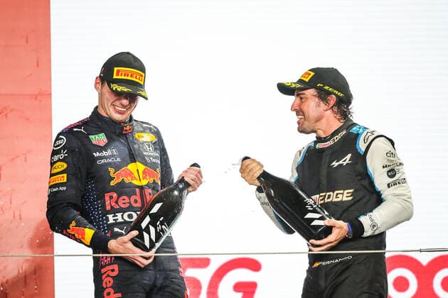 ALONSO Fernando (spa), Alpine F1 A521, VERSTAPPEN Max (ned), Red Bull Racing Honda RB16B, portrait podium during the Formula 1 Ooredoo Qatar Grand Prix 2021, 20th round of the 2021 FIA Formula One World Championship, WM, Weltmeisterschaft from November 19 to 21, 2021 on the Losail International Circuit, in Lusail, Qatar - F1 - QATAR GRAND PRIX 2021 - RACE DPPI Panoramic  20211121_GOODEN_FG0D8746
