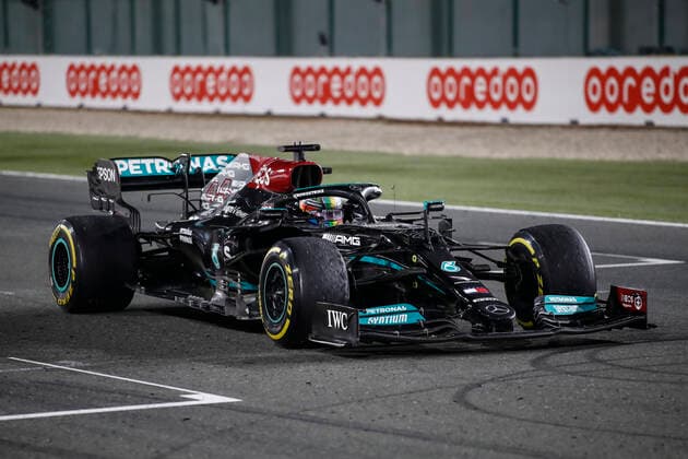 44 HAMILTON Lewis (gbr), Mercedes AMG F1 GP W12 E Performance, action during the Formula 1 Ooredoo Qatar Grand Prix 2021, 20th round of the 2021 FIA Formula One World Championship, WM, Weltmeisterschaft from November 19 to 21, 2021 on the Losail International Circuit, in Lusail, Qatar - F1 - QATAR GRAND PRIX 2021 - RACE DPPI Panoramic  00121042__B2_4903