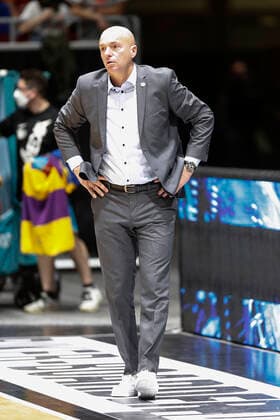 21 11 2021, easyCredit Basketball Bundesliga, BBL, 2021 2022 season, men, Chemnitz Niners MLP Academics Heidelberg Rodrigo Pastore head coach , Niners Chemnitz Chemnitz Fair Chemnitz Saxony Germany