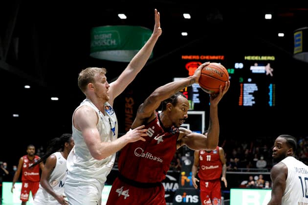 21 11 2021, easyCredit Basketball Bundesliga, BBL, 2021 2022 season, men, Chemnitz Niners MLP Academics Heidelberg Darion Atkins, Niners Chemnitz Chemnitz Fair Chemnitz Saxony Germany