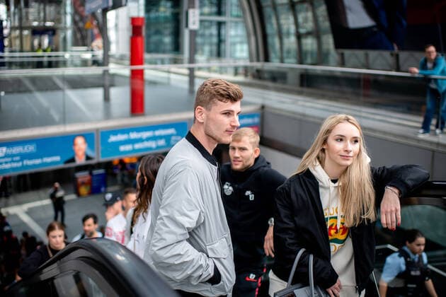 The fan train of RB Leipzig travels the day after the cup final with team here Timo Werner with girlfriend Paula Lense and fans from Berlin to Leipzig DFB Pokalfinale 2019 RB Leipzig FC Bayern Muenchen on 26 May 2019 Hauptbahnhof, Berlin DFB Pokalfinale 2019 Fanzug RB Leipzig