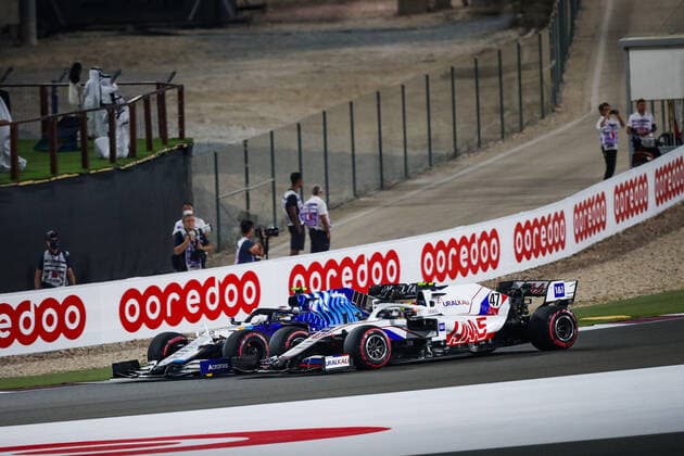 06 LATIFI Nicholas (can), Williams Racing F1 FW43B, 47 SCHUMACHER Mick (ger), Haas F1 Team VF-21 Ferrari, action during the Formula 1 Ooredoo Qatar Grand Prix 2021, 20th round of the 2021 FIA Formula One World Championship, WM, Weltmeisterschaft from November 19 to 21, 2021 on the Losail International Circuit, in Lusail, Qatar - F1 - QATAR GRAND PRIX 2021 - RACE DPPI Panoramic  20211121_GOODEN_FG0D8033