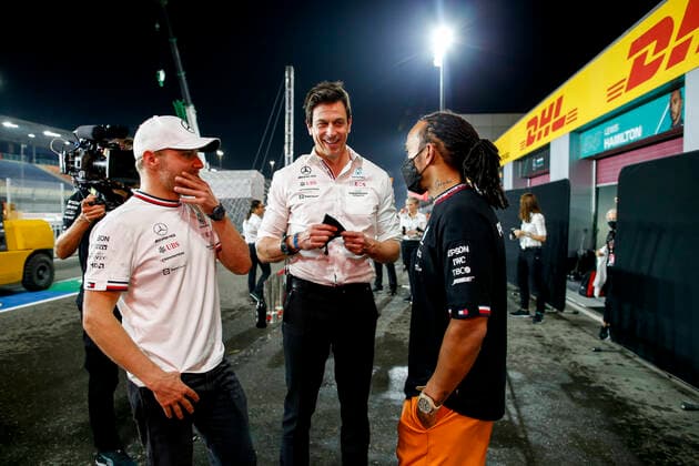 77 Valtteri Bottas FIN, Mercedes AMG Petronas F1 Team , Toto Wolff AUT, Mercedes AMG Petronas F1 Team , 44 Lewis Hamilton GBR, Mercedes AMG Petronas F1 Team , F1 Grand Prix of Qatar at Losail International Circuit on November 21, 2021 in Doha, Qatar Photo by HOCH ZWEI Doha Qatar