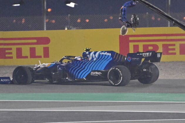 LATIFI Nicholas (can), Williams Racing F1 FW43B, action puncture during the Formula 1 Ooredoo Qatar Grand Prix 2021, 20th round of the 2021 FIA Formula One World Championship, WM, Weltmeisterschaft from November 19 to 21, 2021 on the Losail International Circuit, in Lusail, Qatar - F1 - QATAR GRAND PRIX 2021 - RACE DPPI Panoramic  20211121_GOODEN_21-11-21-QAT-4086-PVE
