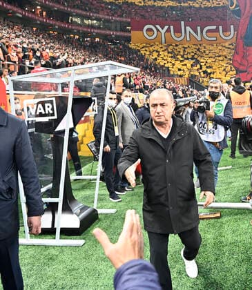 Coach Fatih Terim of Galatasaray during the Turkish super league big derby match between Galatasaray and Fenerbahce at NEF stadium in Istanbul , Turkey on November 21, 2021. 