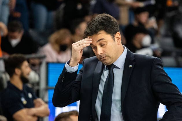 Israel Gonzalez Alba Berlin, head coach GER, Ratiopharm Ulm vs Alba Berlin, easycredit 1 Bundesliga Basketball, 08 matchday, season 2021 22, 21 11 2021 Ratiopharm Ulm vs Alba Berlin, 1 Basketball Bundesliga New Ulm. Copyright: xEibner-Pressefoto RogerxBuerkex EP_EER