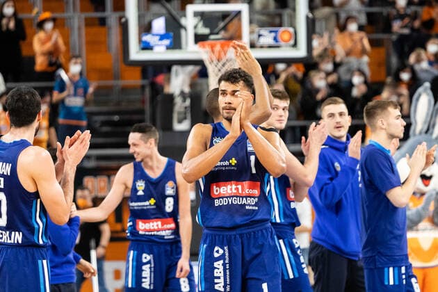 Alba Berlin wins with 71 66 final score against Ratiopharm Ulm Jubilation at Alba GER, Ratiopharm Ulm vs Alba Berlin, easycredit 1 Bundesliga Basketball, 08 matchday, season 2021 22, 21 11 2021 Ratiopharm Ulm vs Alba Berlin, 1 Basketball Bundesliga New Ulm. Copyright: xEibner-Pressefoto RogerxBuerkex EP_EER