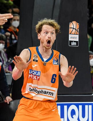 GER, BBL, ratiopharm ulm vs ALBA Berlin 21 11 2021, ratiopharm arena, New Ulm, GER, BBL, ratiopharm ulm vs ALBA Berlin, pictured reaction of Per Günther Guenther Ulm, 6 after a referee decision, emotion. nordphotoxGmbHx xHafner nph00200