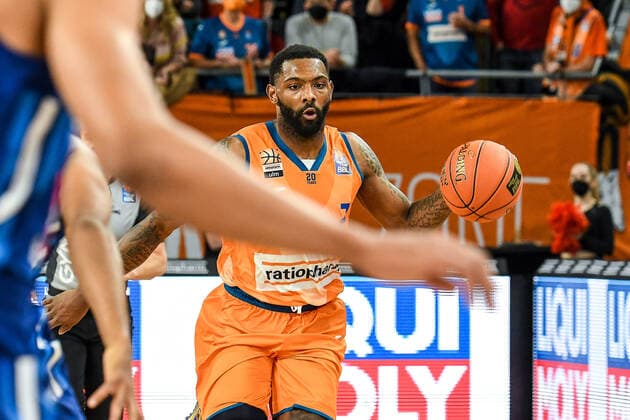 GER, BBL, ratiopharm ulm vs ALBA Berlin 21 11 2021, ratiopharm arena, New Ulm, GER, BBL, ratiopharm ulm vs ALBA Berlin, pictured Sindarius Thornwell Ulm, 7. nordphotoxGmbHx xHafner nph00200