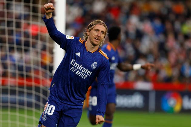 Sport Themen der Woche KW46 Sport Bilder des Tages Granada CF v Real Madrid CF - La Liga Santander Luka Modric, of Real Madrid, celebrates a goal during the La Liga match between Granada CF and Real Madrid CF at Nuevo Los Carmenes Stadium on November 21, 2021 in Granada, Spain. Granada Granada Spain  Copyright: xÃlexxCamarax camaramartinez-granadac211121_npUk5
