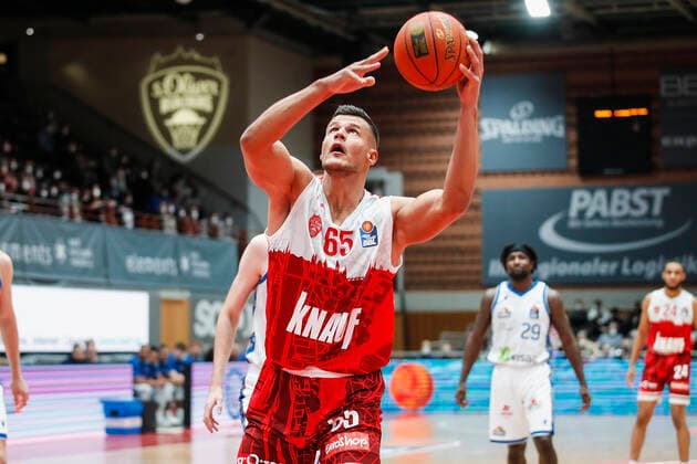 GER, Würzburg, s Oliver Arena, 21 11 2021, emspor, emonline, despor, deonline, s Oliver Wuerzburg vs Fraport Skyliners Frankfurt, easyCredit BBL, matchday 8 picture Filip Stanic s Oliver Wuerzburg Copyright: HMBxMedia JulienxBecker