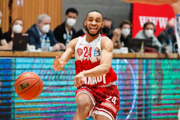 GER, Würzburg, s Oliver Arena, 21 11 2021, emspor, emonline, despor, deonline, s Oliver Wuerzburg vs Fraport Skyliners Frankfurt, easyCredit BBL, matchday 8 picture Cameron Hunt s Oliver Wuerzburg Copyright: HMBxMedia JulienxBecker