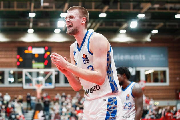 GER, Würzburg, s Oliver Arena, 21 11 2021, emspor, emonline, despor, deonline, s Oliver Wuerzburg vs Fraport Skyliners Frankfurt, easyCredit BBL, matchday 8 picture astonishment at Matt Haarms Fraport Skyliners Frankfurt. Copyright: HMBxMedia JulienxBecker