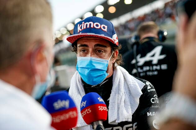 ALONSO Fernando (spa), Alpine F1 A521, portrait during the Formula 1 Ooredoo Qatar Grand Prix 2021, 20th round of the 2021 FIA Formula One World Championship, WM, Weltmeisterschaft from November 19 to 21, 2021 on the Losail International Circuit, in Lusail, Qatar - F1 - QATAR GRAND PRIX 2021 - RACE DPPI Panoramic  F12021GP20QAT_JK234283