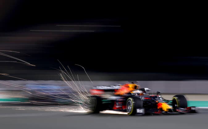 33 VERSTAPPEN Max (nld), Red Bull Racing Honda RB16B, action during the Formula 1 Ooredoo Qatar Grand Prix 2021, 20th round of the 2021 FIA Formula One World Championship, WM, Weltmeisterschaft from November 19 to 21, 2021 on the Losail International Circuit, in Lusail, Qatar - F1 - QATAR GRAND PRIX 2021 - RACE DPPI Panoramic  F12021GP20QAT_JK236001