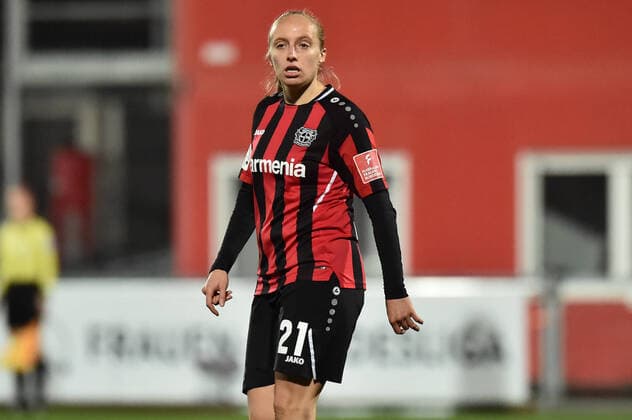 Football Women Season 2021 2022 FLYERALARM Bundesliga 9 Matchday Bayer 04 Leverkusen Eintracht Frankfurt on 21 11 2021 at Ulrich Haberland Stadium in Leverkusen Irina Pando Bayer 04 Leverkusen DFB regulations prohibit any use of photographs as image sequences and or quasi video Nordrhein Westfalen Germany