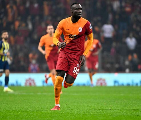 Fußball, Galatasaray Istanbul - Fenerbahce Istanbul Mbaye Diagne of Galatasaray during the Turkish super league big derby match between Galatasaray and Fenerbahce at NEF stadium in Istanbul , Turkey on November 21, 2021. 