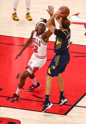 CHICAGO, IL - NOVEMBER 22: Chicago Bulls Guard Ayo Dosunmu (12) in action during a NBA, Basketball Herren, USA game between the Indiana Pacers and the Chicago Bulls on November 22, 2021 at the United Center in Chicago, IL. (Photo by Melissa Tamez Icon Sportswire) NBA: NOV 22 Pacers at Bulls Icon211122009