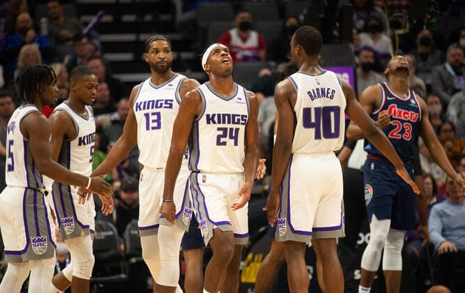 November 22, 2021, Sacramento, CA, USA: Sacramento Kings guard Buddy Hield (24) reacts after a time out as the Philadelphia 76ers lead during a game at the Golden 1 Center on Monday, November 22, 2021, in Sacramento. Sacramento USA - ZUMAj89_ 0142636408st Copyright: xPaulxKitagakixJr.x