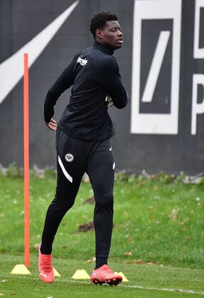24 11 2021, xjhx, football UEFA Europa League, Eintracht Frankfurt training and press conference emspor, v l Ragnar Ache Eintracht Frankfurt DFL DFB REGULATIONS PROHIBIT ANY USE OF PHOTOGRAPHS as IMAGE SEQUENCES and or QUASI VIDEO Frankfurt am Main