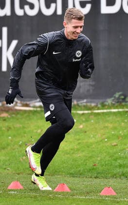 24 11 2021, xjhx, football UEFA Europa League, Eintracht Frankfurt training and press conference emspor, v l Kristijan Jakic Eintracht Frankfurt DFL DFB REGULATIONS PROHIBIT ANY USE OF PHOTOGRAPHS as IMAGE SEQUENCES and or QUASI VIDEO Frankfurt am Main