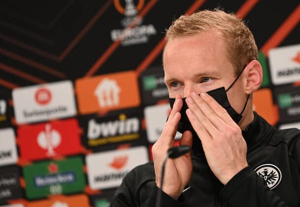 24 11 2021, xjhx, football UEFA Europa League, Eintracht Frankfurt training and press conference emspor, v l Sebastian Rode Eintracht Frankfurt DFL DFB REGULATIONS PROHIBIT ANY USE OF PHOTOGRAPHS as IMAGE SEQUENCES and or QUASI VIDEO Frankfurt am Main