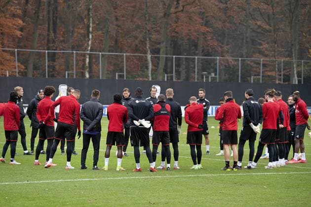 EINDHOVEN PSV coach Roger Schmidt during training in the run up to the UEFA Europa League group match against Sturm Graz ANP OLAF KRAAK UEFA Europa League 2021 2022 xVIxANPxSportx xxANPxIVx 441114061