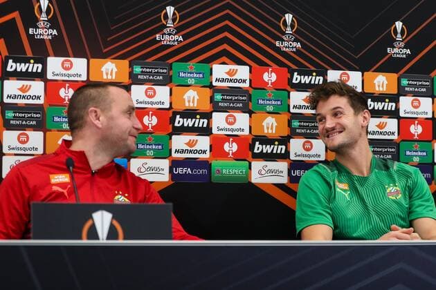 SOCCER - UEFA EL, Rapid vs West Ham VIENNA,AUSTRIA,24.NOV.21 - SOCCER - UEFA Europa League, group stage, SK Rapid Wien vs West Ham United, preview, press conference, PK, Pressekonferenz Rapid. Image shows interim coach Steffen Hofmann and Maximilian Hofmann (Rapid).  GEPAxpictures xPhilippxBrem