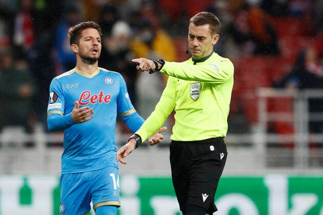FC Spartak Moscow v SSC Napoli: Group C - UEFA Europa League Dries Mertens (L) of Napoli reacts as referee Clement Turpin points to the penalty spot during the UEFA Europa League Group C football match between FC Spartak Moscow and SSC Napoli on November 24, 2021 at Otkritie Arena in Moscow, Russia. Moscow Russia  Copyright: xMikexKireevx kireev-fcsparta211124_npuiL