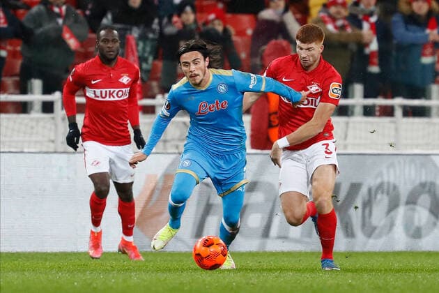 FC Spartak Moscow v SSC Napoli: Group C - UEFA Europa League Elif Elmas (C) of Napoli vies for the ball with Victor Moses (L) and Maximiliano Caufriez of Spartak Moscow during the UEFA Europa League Group C football match between FC Spartak Moscow and SSC Napoli on November 24, 2021 at Otkritie Arena in Moscow, Russia. Moscow Russia  Copyright: xMikexKireevx kireev-fcsparta211124_npDKH
