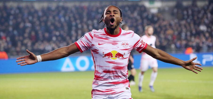 Sport Themen der Woche KW47 Sport Bilder des Tages Club Bruegge - RB Leipzig 24.11.2021 Brügge, 24.11.2021, Jan Breydelstadion, Fussball, UEFA Champions League, Gruppe A, 5.Spieltag , Club Brügge vs. RB Leipzig , Tor für RB Leipzig zum 0:1. Im Bild: Torschütze Christopher Nkunku (18, RB Leipzig), Torjubel. , UEFA regulations prohibit any use of photographs as image sequences and or quasi-video , *** Club Bruegge RB Leipzig 24 11 2021 Bruges, 24 11 2021, Jan Breydelstadion, Football, UEFA Champions League, Group A, Matchday 5 , Club Brugge vs RB Leipzig , Goal for RB Leipzig to 0 1 In picture goalscorer Christopher Nkunku 18, RB Leipzig , Goal celebration , UEFA regulations prohibit any use of photographs as image sequences and or quasi video ,